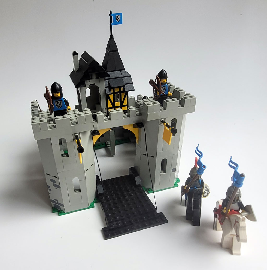 LEGO® 6074 Falkenritter Burg Quelle: retro-steine